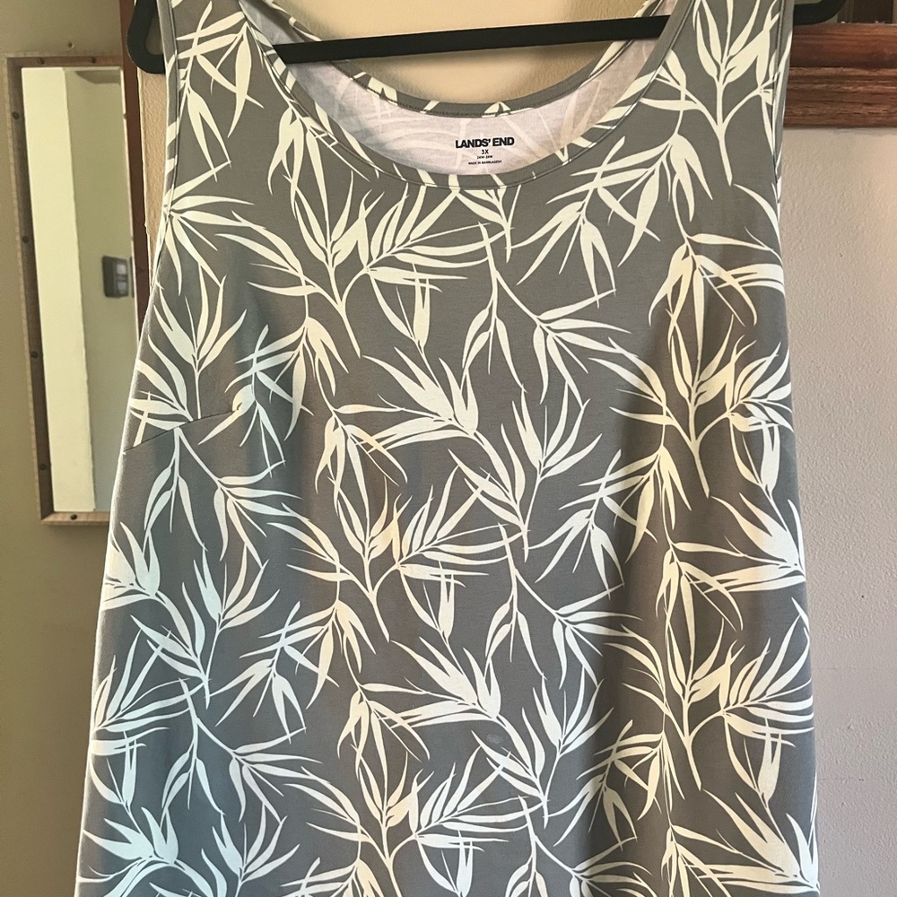 Lands' End Green Tank Top with ivory Leaf Print
